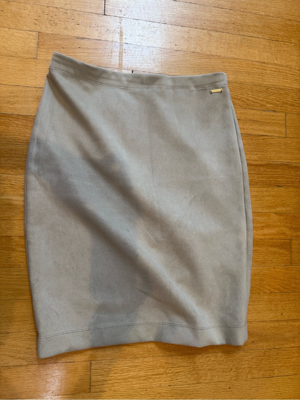 Tahari Classic Women's Knee-Length Suede Pencil Skirt - Taupe